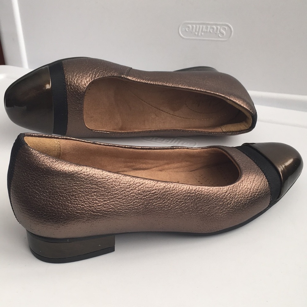 Clarks artisan NEW! Dress Formal Casual slippers
